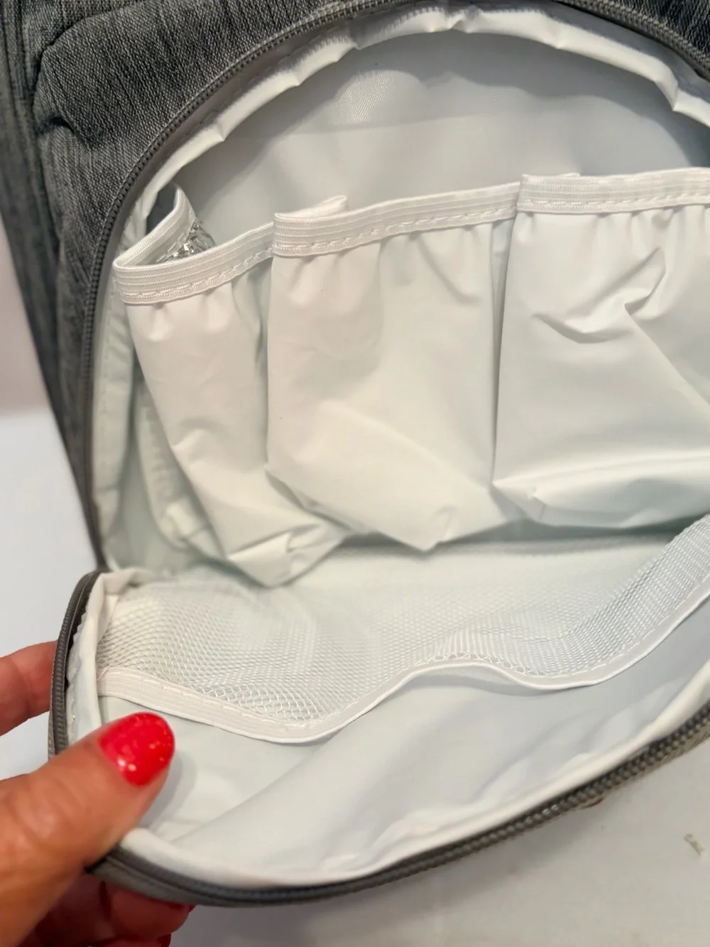 Wonderbag Diaper Bag Travel Backpack with insulated bottle pockets.